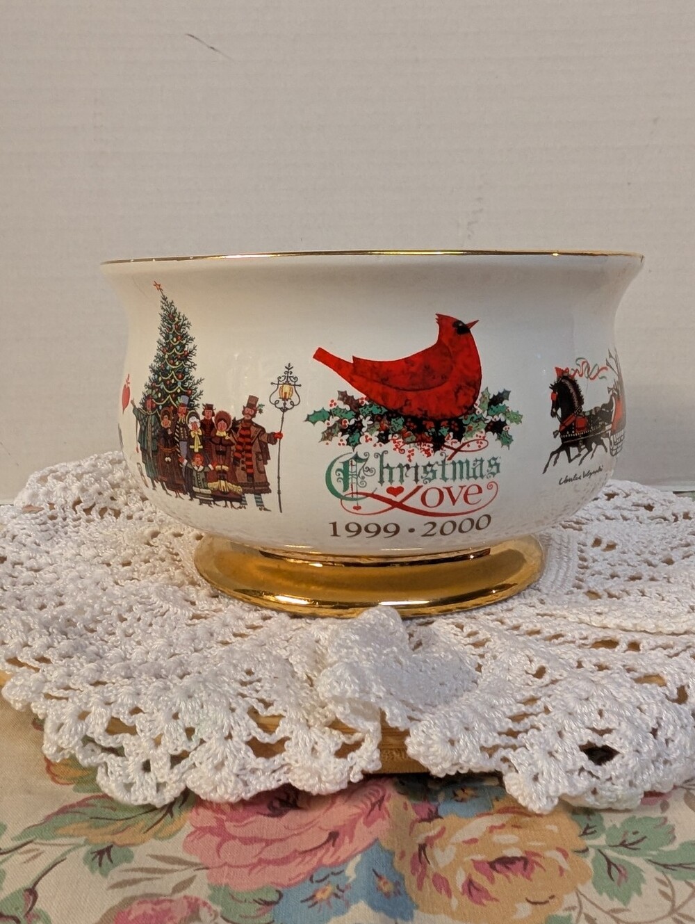 1999-2000 Charles Wysocki Christmas Love Red Cardinal Gold Pedestal Serving Bowl
